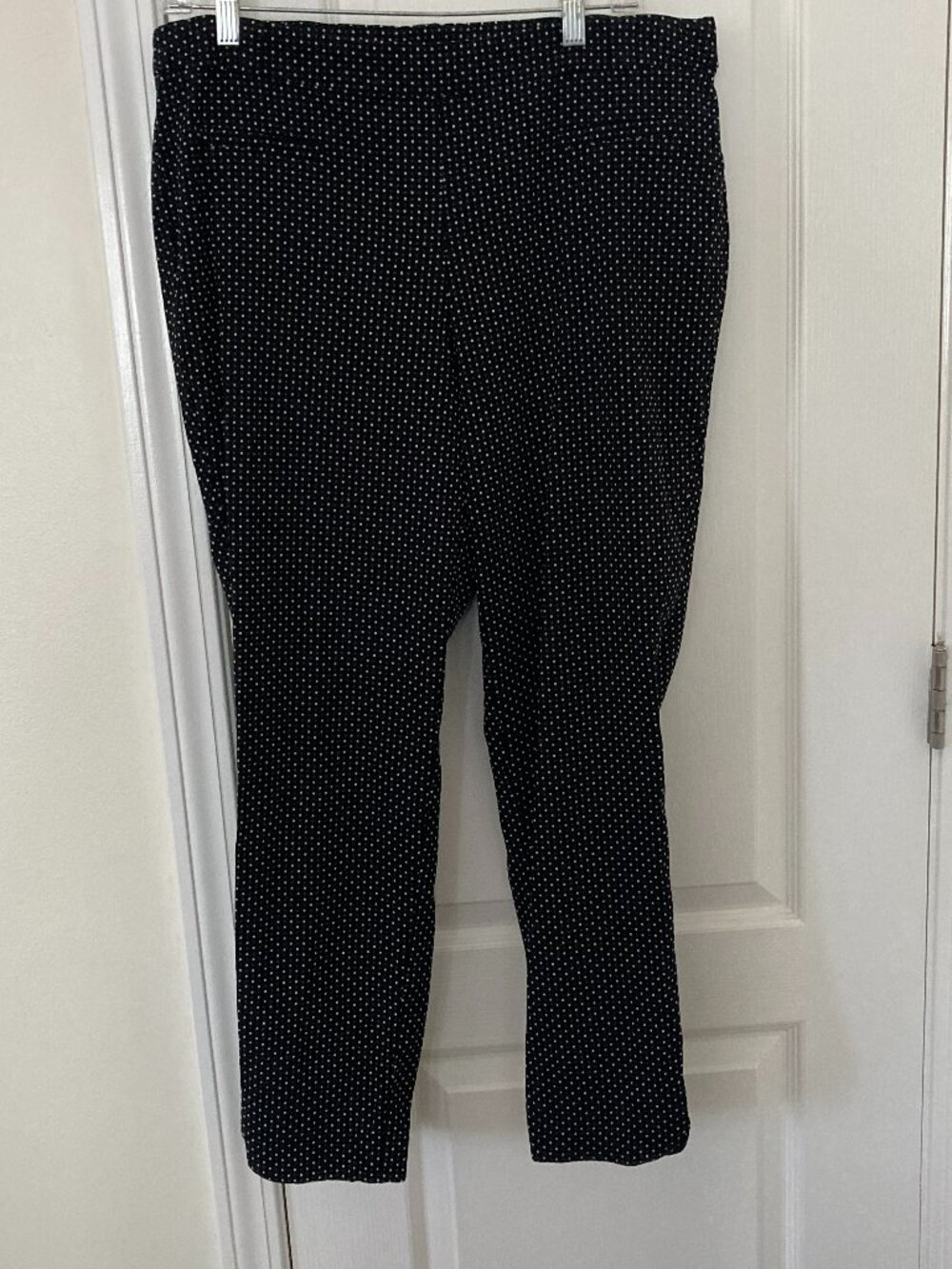 Ashley Stewart Black Pull On Stretchy Ankle Pants Size 14/16